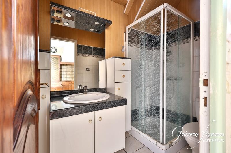 Maison - 143 m² - 8 pièces