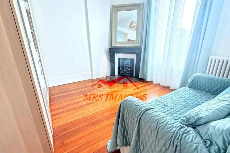 Maison - 180 m² - 8 pièces