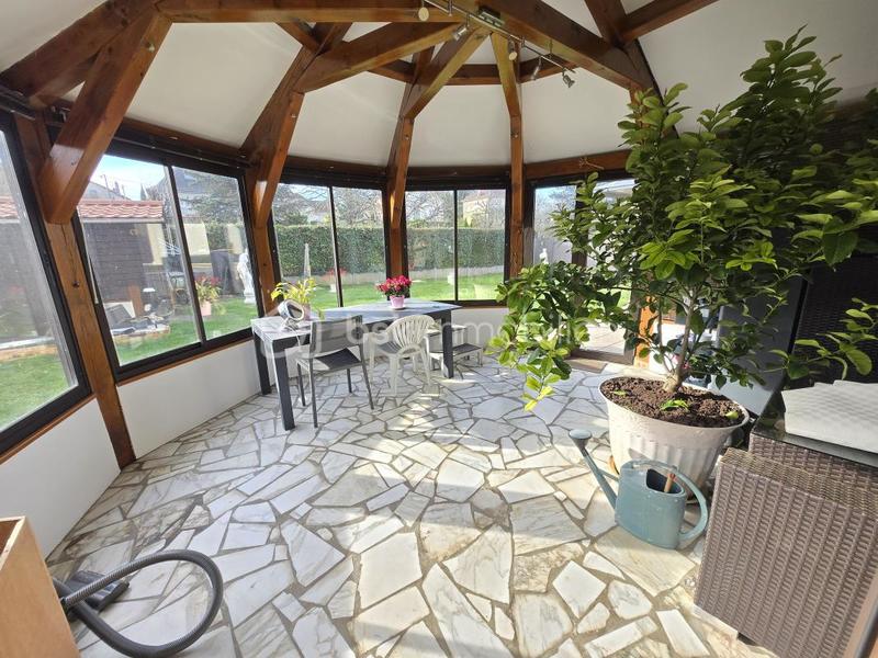 Pavillon - 135 m² - 6 pièces