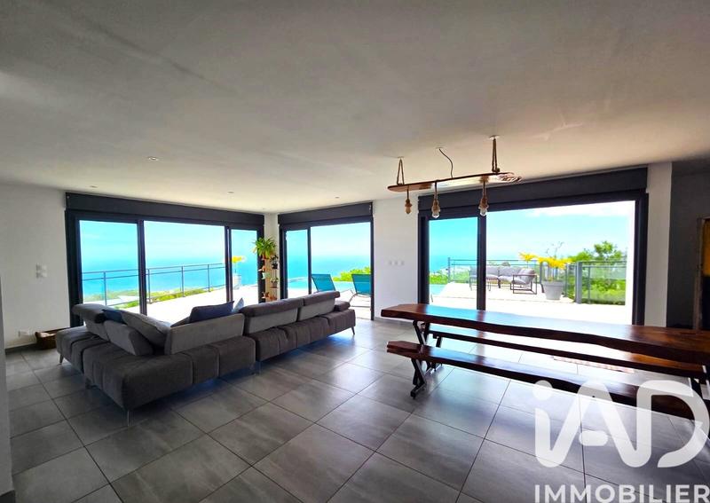 Maison - 422 m² - 12 pièces