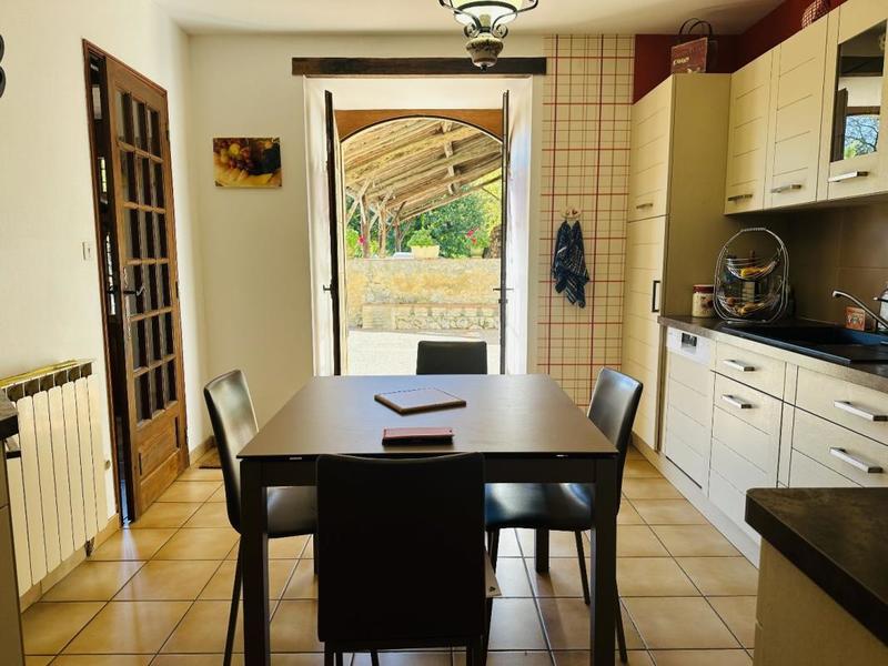 Propriété - 190 m² - 8 pièces