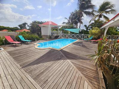 Propriété - 211 m² - 7 pièces