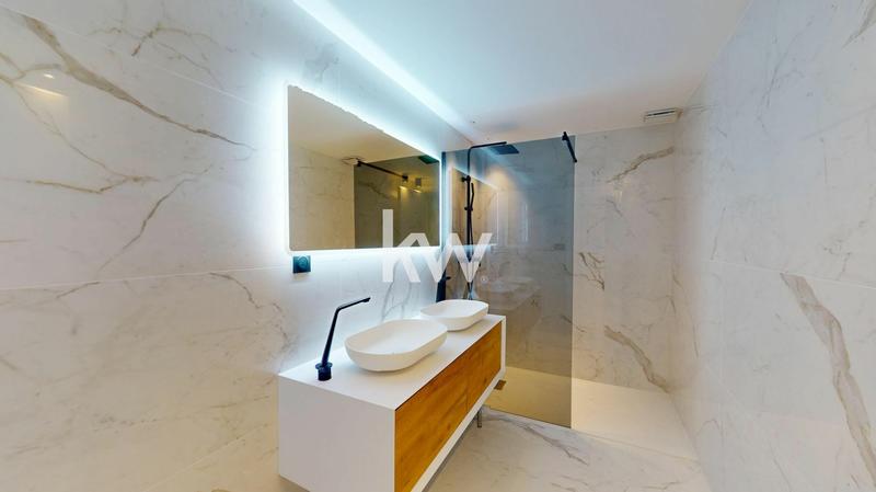 Maison - 208 m² - 6 pièces