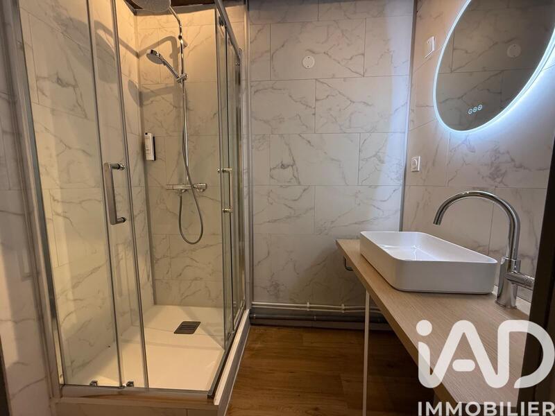 Maison - 370 m² - 18 pièces