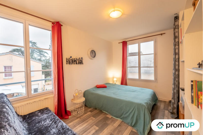 Maison traditionnelle - 260 m² - 8 pièces