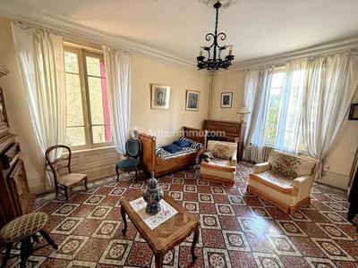 Maison - 210 m² - 7 pièces