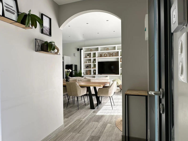 Villa - 187 m² - 9 pièces