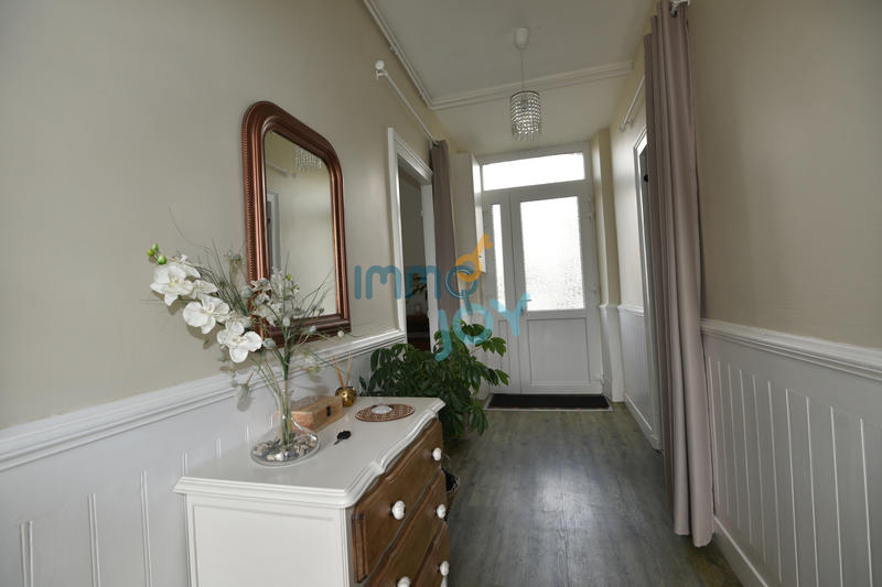 Maison - 212 m² - 8 pièces