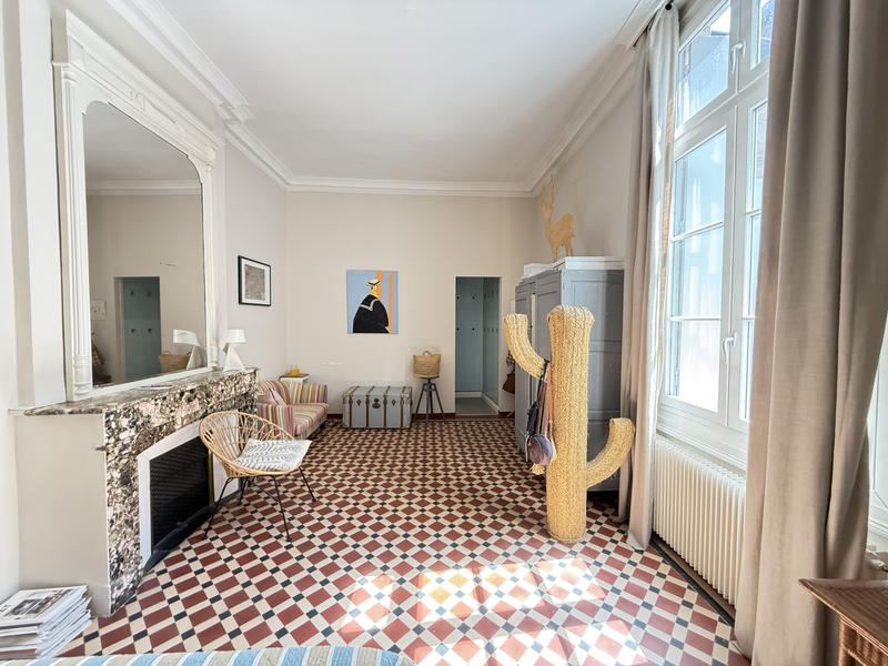 Appartement - 231 m² - 7 pièces