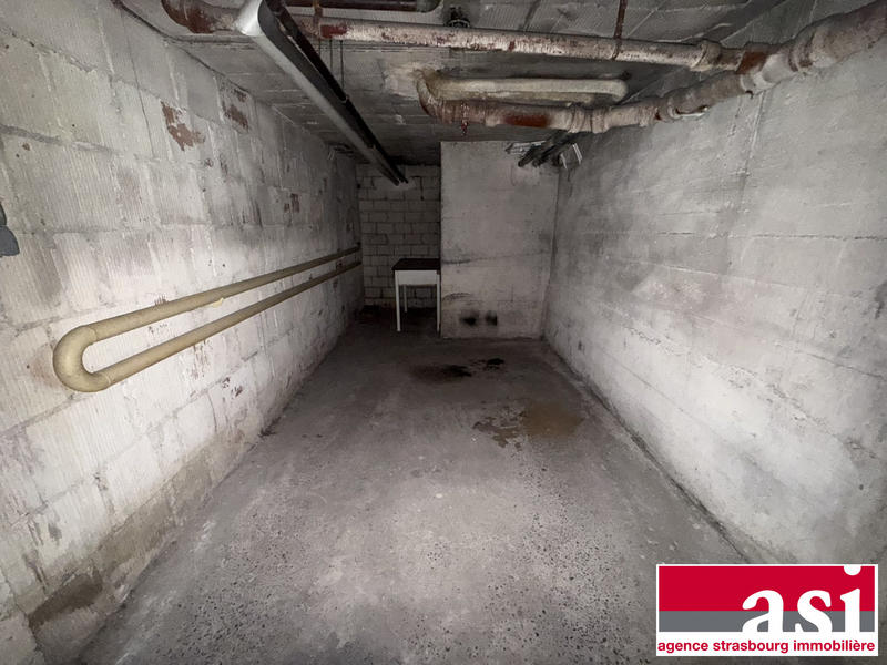 Parking / Garage - 12 m²