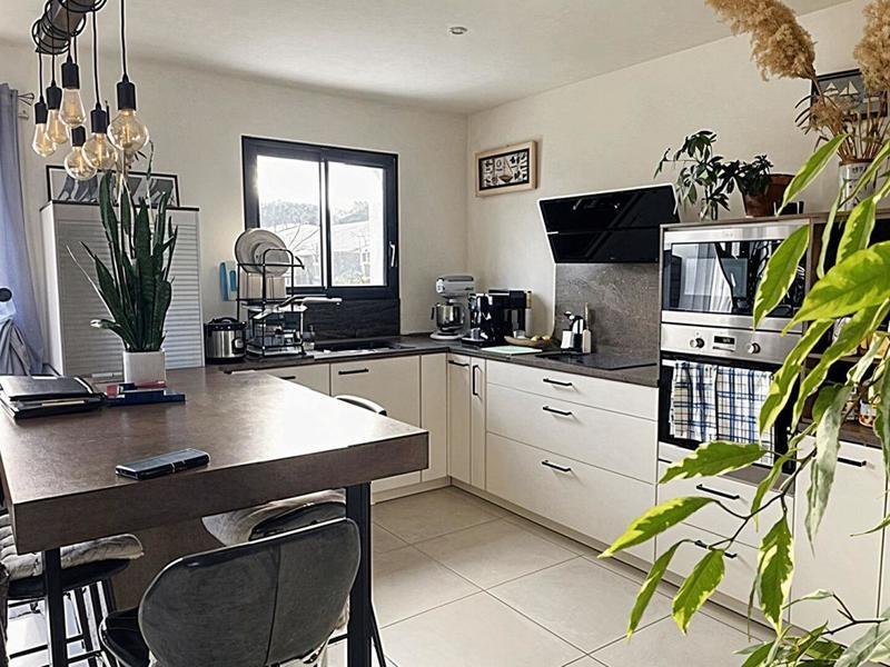 Maison - 96 m² - 3 pièces