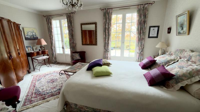 Demeure - 216 m² - 7 pièces