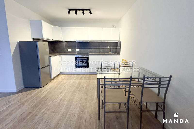 Chambre - 11 m² - 4 pièces