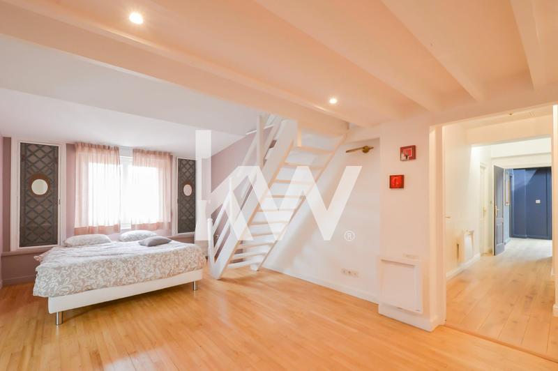 Appartement - 275 m² - 8 pièces