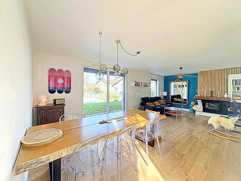 Maison - 102 m² - 5 pièces