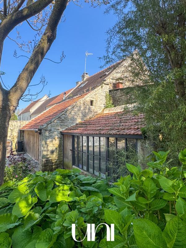 Maison - 305 m² - 11 pièces