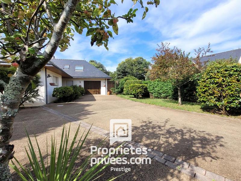 Demeure - 215 m² - 7 pièces