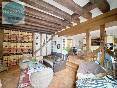 Maison - 250 m² - 7 pièces