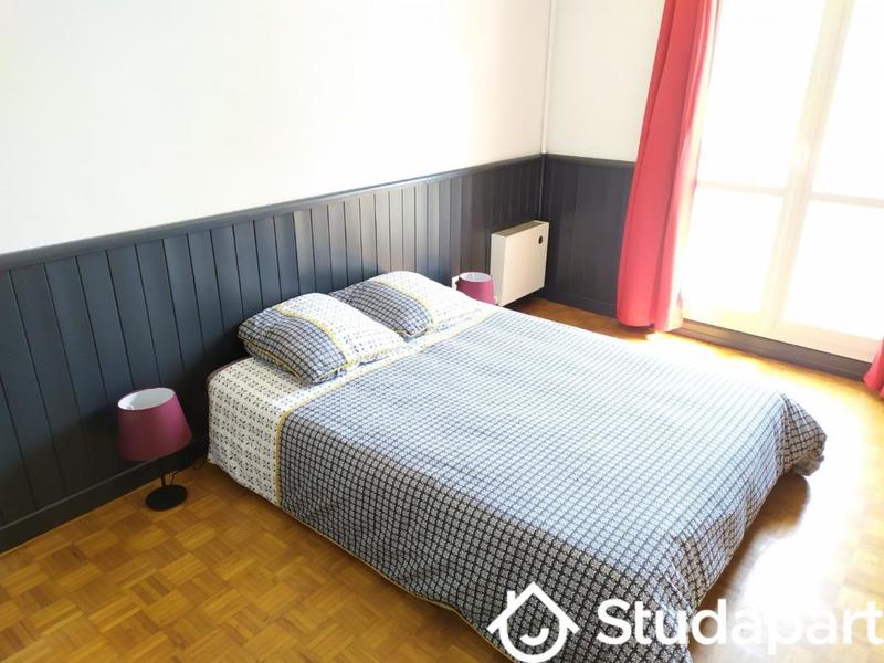 Chambre - 76 m² - 1 pièce