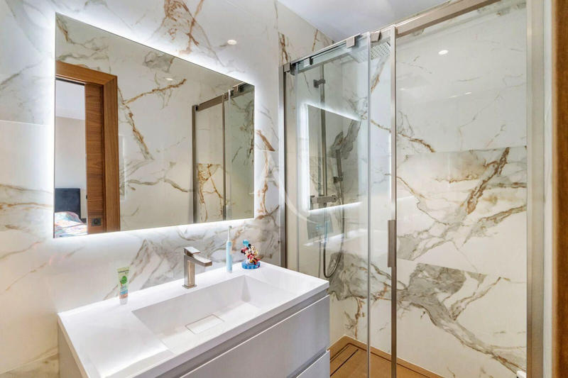 Maison - 220 m² - 5 pièces