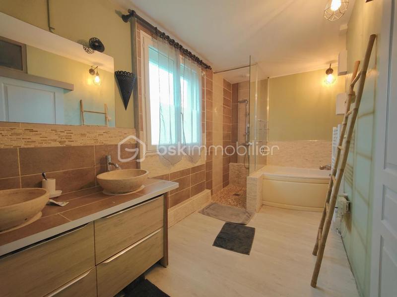 Maison - 170 m² - 5 pièces