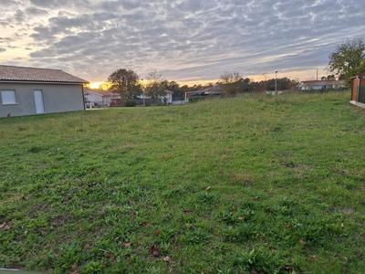 Terrain constructible - 965 m²