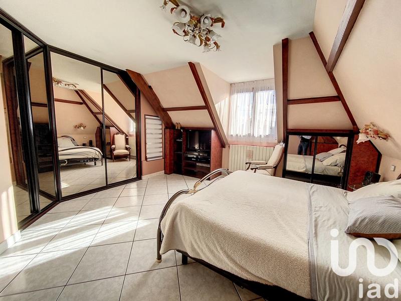 Maison - 270 m² - 6 pièces