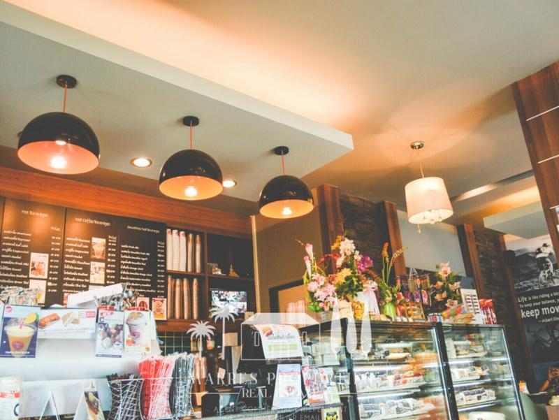 Local commercial - 200 m² - 2 pièces