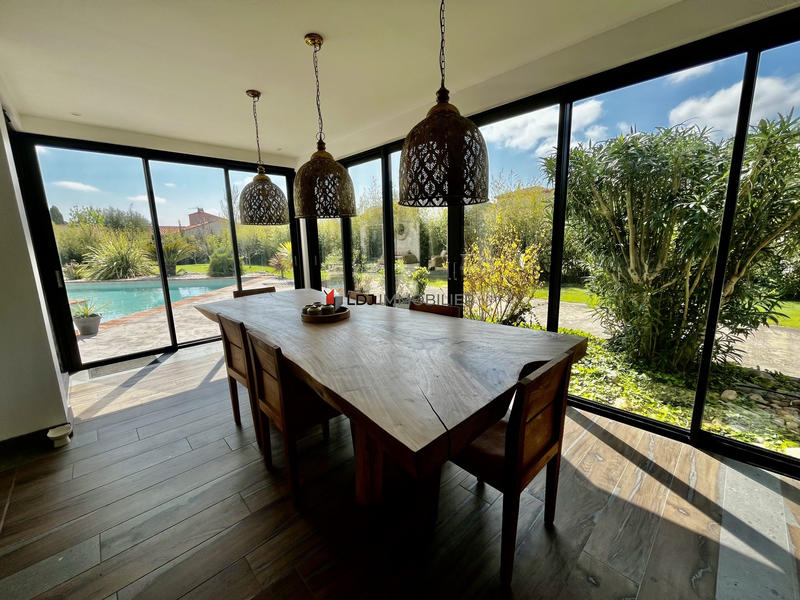 Maison - 210 m² - 5 pièces