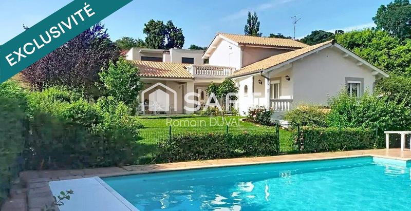 Maison - 238 m² - 7 pièces