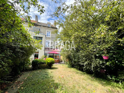 Maison - 220 m² - 9 pièces