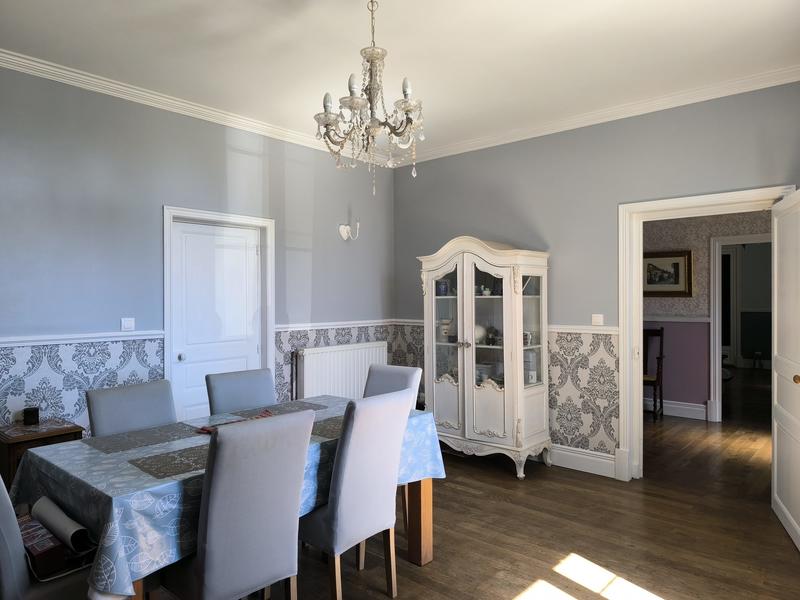 Maison - 264 m² - 8 pièces