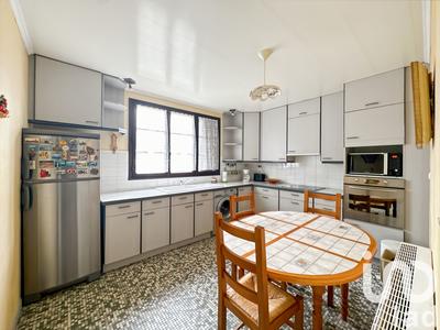 Maison - 180 m² - 8 pièces