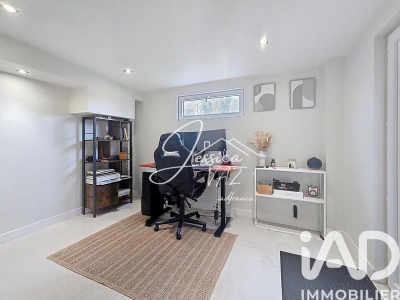 Maison - 180 m² - 9 pièces