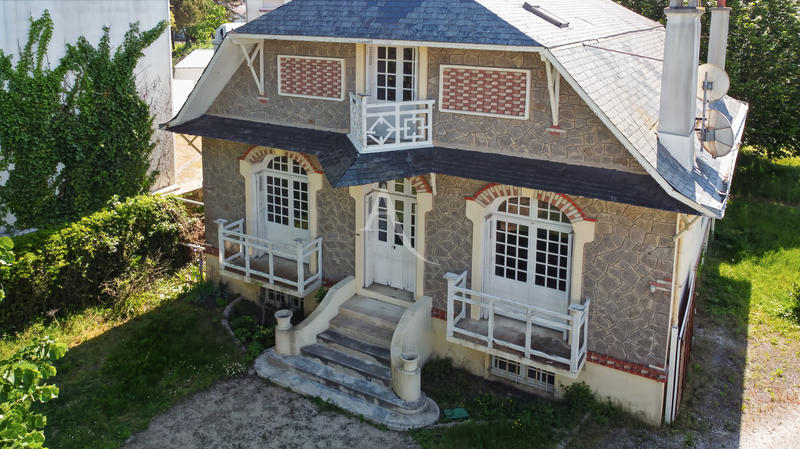 Maison - 160 m² - 7 pièces