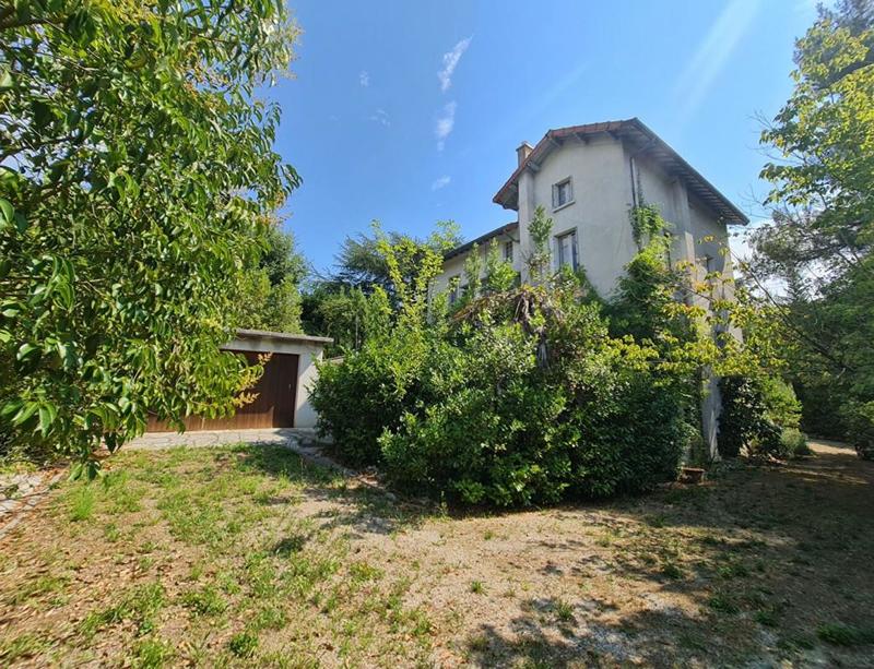 Maison - 330 m² - 10 pièces