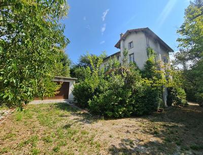 Maison - 330 m² - 10 pièces