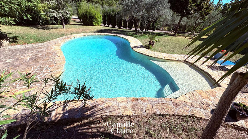 Maison - 140 m² - 4 pièces