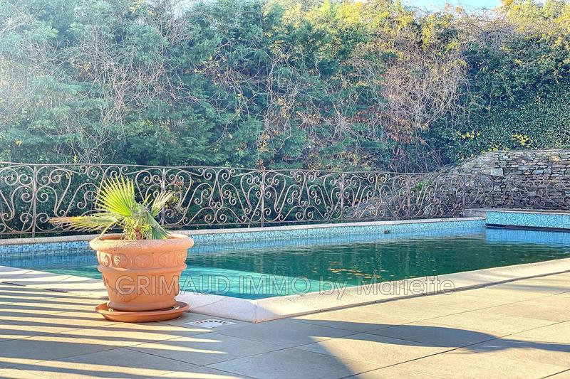 Maison - 498 m² - 10 pièces