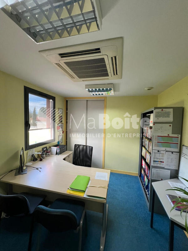 Local d'activité / Entrepôt - 2 590 m²