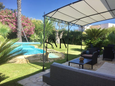 Maison - 210 m² - 5 pièces