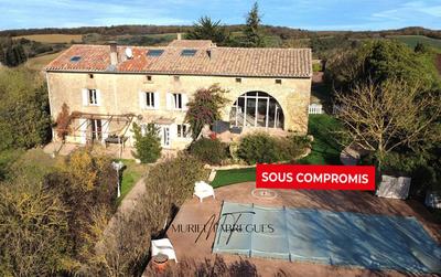 Maison - 189 m² - 6 pièces