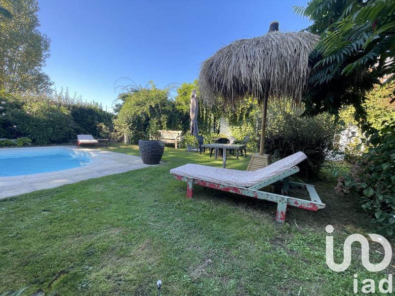 Maison - 275 m² - 11 pièces