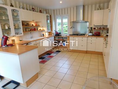 Maison - 225 m² - 8 pièces