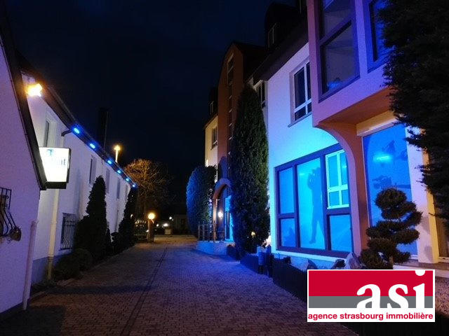 Local d'activités - 138 m² - 6 pièces