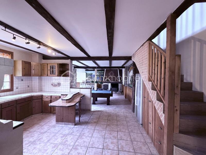 Maison - 205 m² - 7 pièces