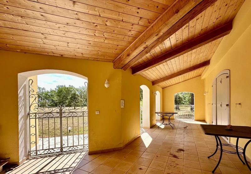 Propriété - 540 m² - 15 pièces