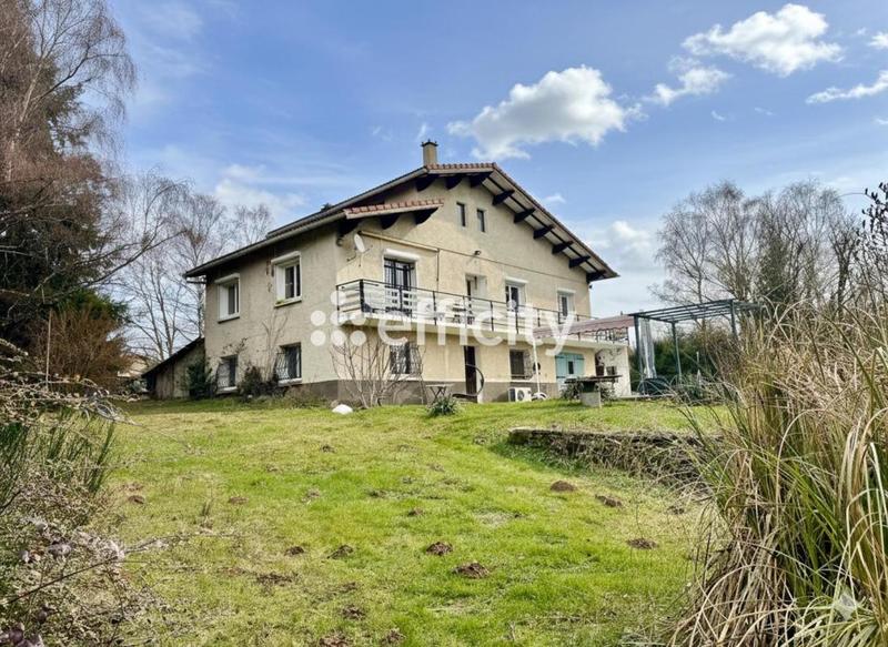 Maison - 152 m² - 9 pièces