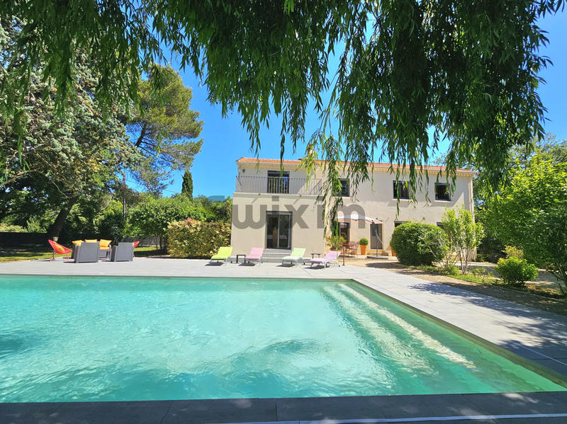 Maison - 205 m² - 6 pièces