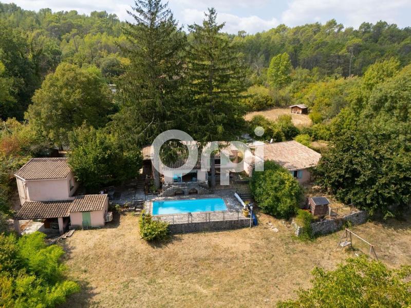 Maison - 198 m² - 4 pièces